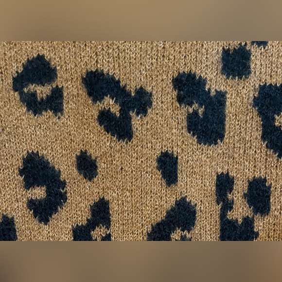 Old Navy animal print sweater size large - Picture 3 of 4